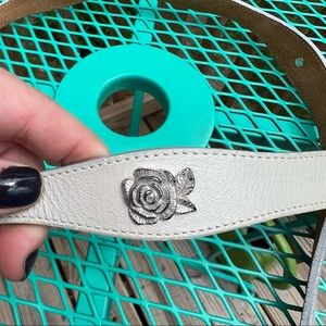 Justin Boots rose stud belt size 30